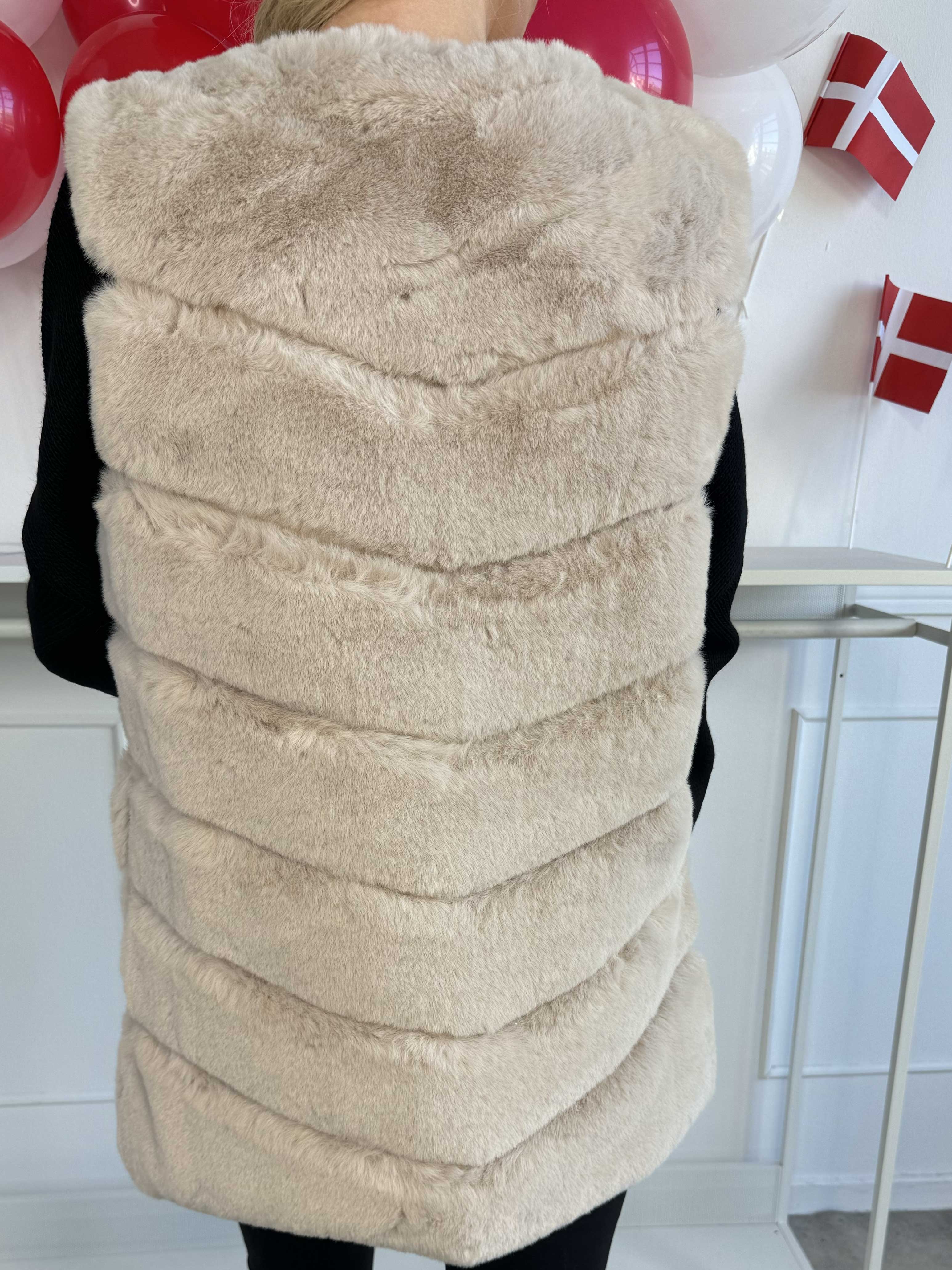 Chiara - Mjuk fuskpälsväst